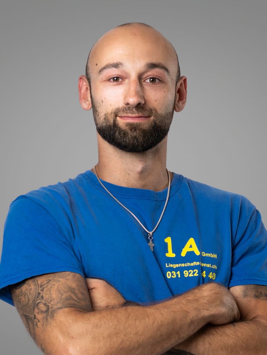 Sacha Schneeberger, Hauswart