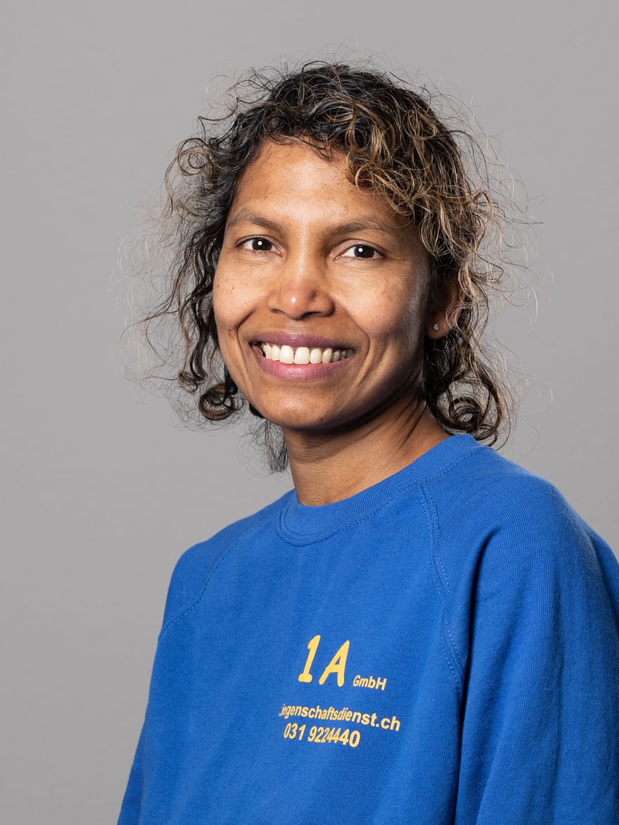 Sharmila Mischler, Reinigungskraft
