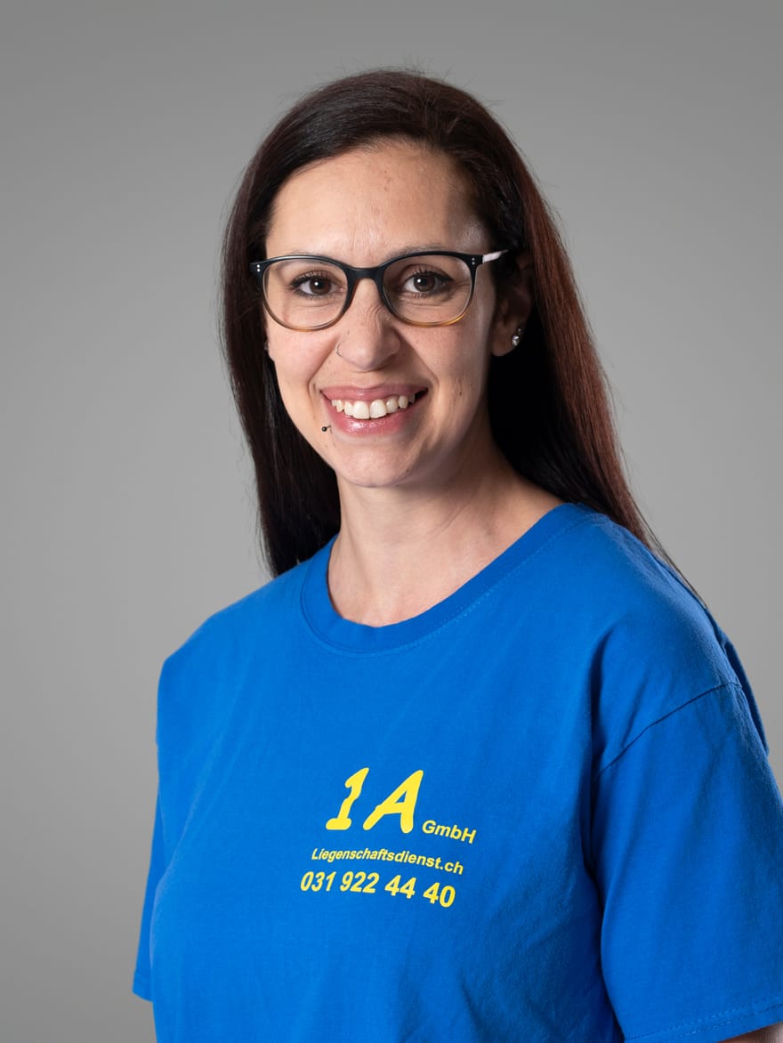 Yelda Monnier, Reinigungskraft
